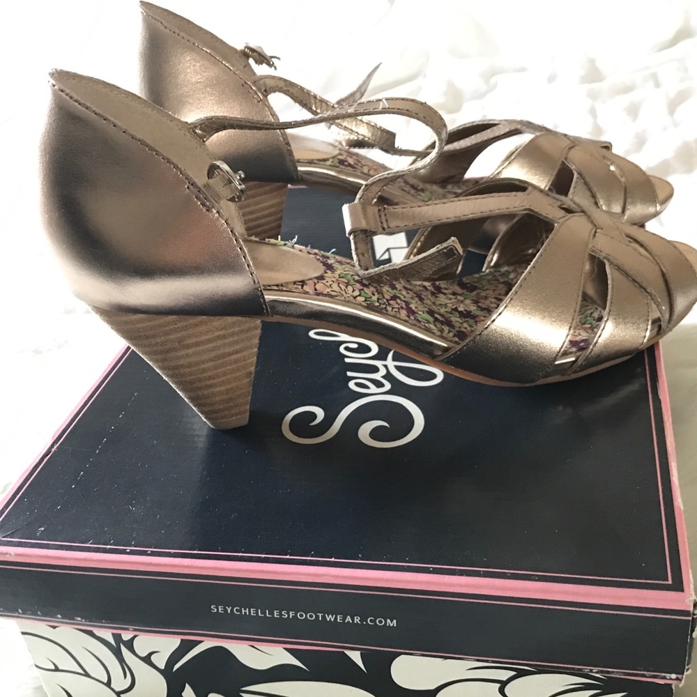 COPY - Cooper leather strappy shoe!